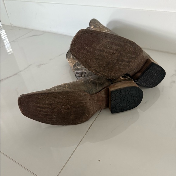 Western Cowboy Boots - Picture 4 of 6
